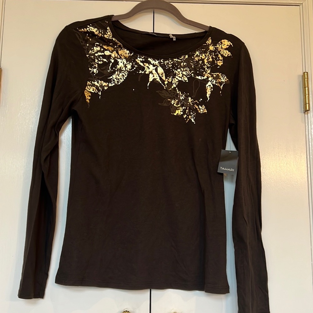 NWT Tahari Dark Brown with Gold Painted Design Long Sleeved Top